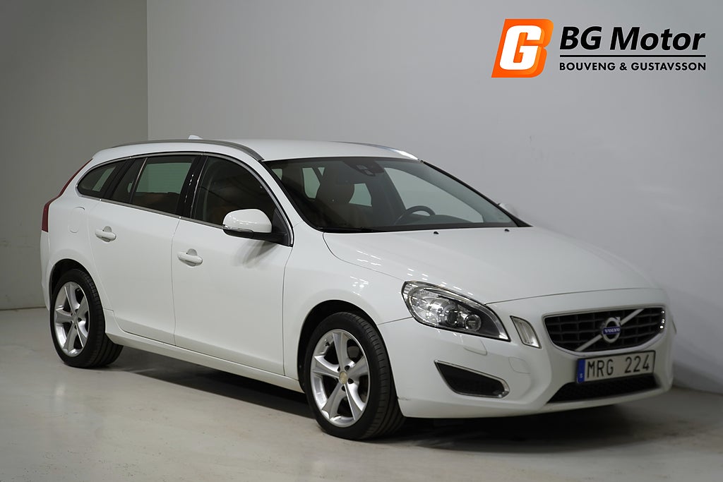 Volvo V60 D3 163HK Summum Automat Värmare/Elstol/PDC/Navi