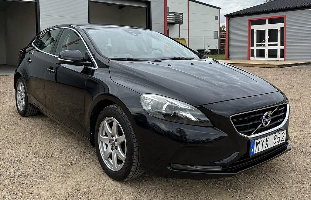 Volvo V40 T3 Momentum Navi Backkamera Panorama