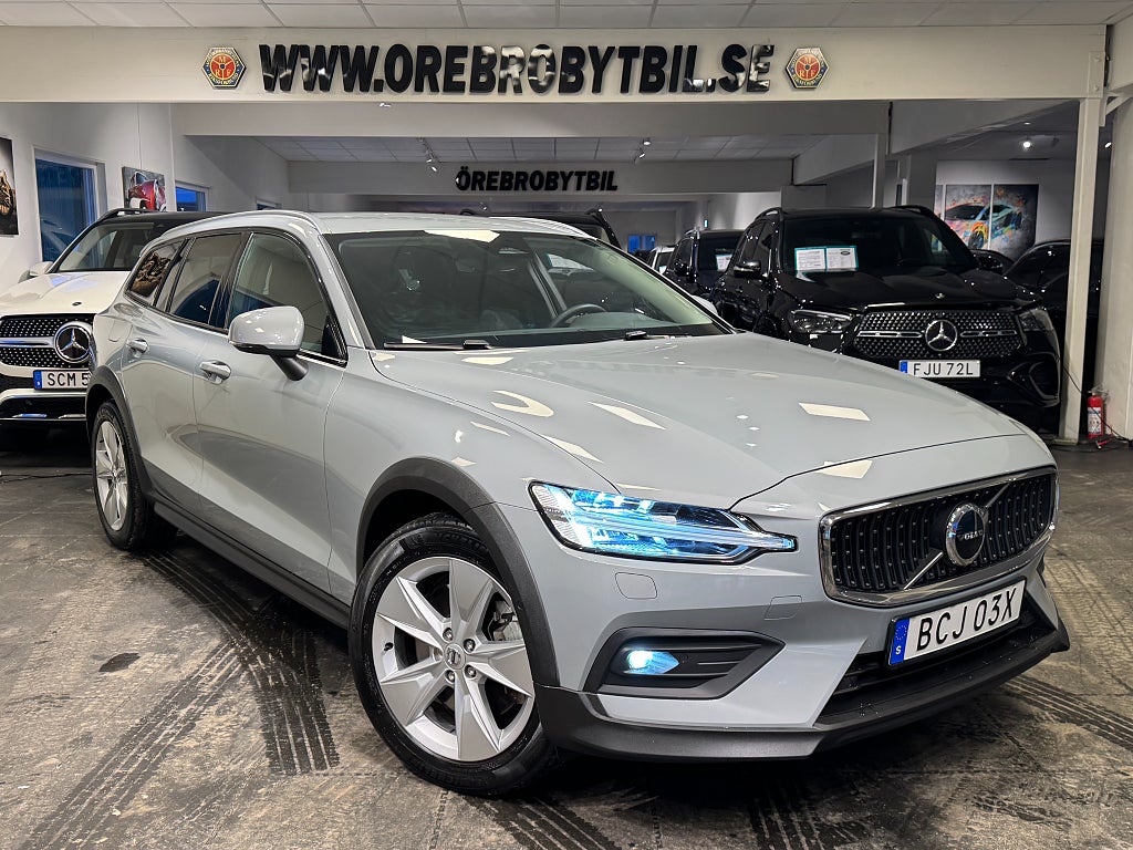 Volvo V60 Cross Country B4 AWD Mildhybrid Core Drag Gps Google Värmare 197hk