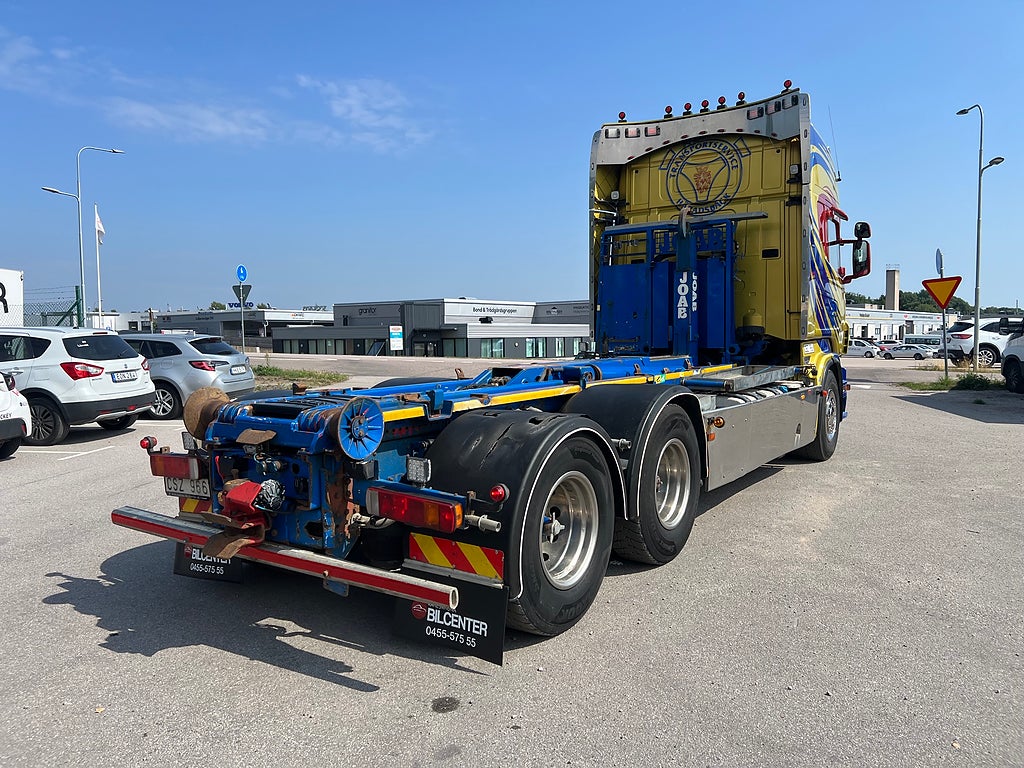 Scania R560 V8 6x4 Tandem, Lastväxlare