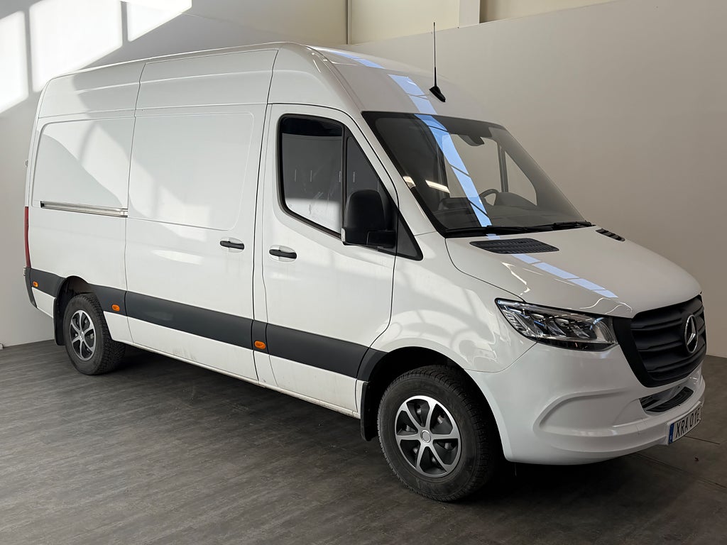 Mercedes-Benz Sprinter 317 CDI RWD A2 9G Förarkomfort D-värm Drag MOMS