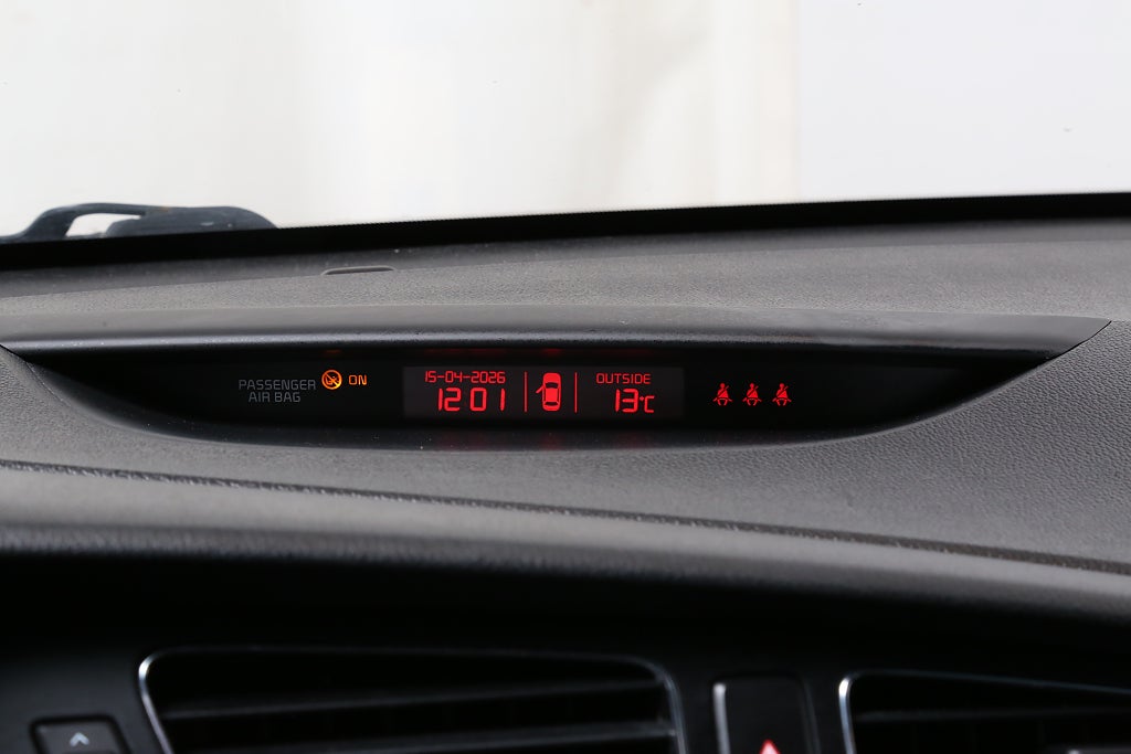 Kia Ceed 1,6 CRDi 128hk ECO Komfort Kombi Nybesikt Motorvärmare 2015