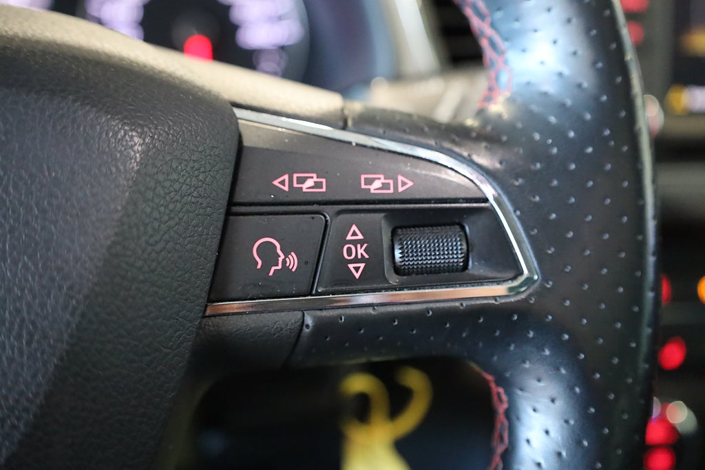 Seat Leon ST 1.4 TSI FR Pano Drag Kamera PDC Blåtand 2016