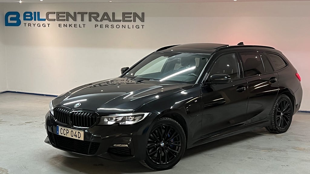 BMW 330e xDrive Touring Steptronic M Sport cockpit Pano HK