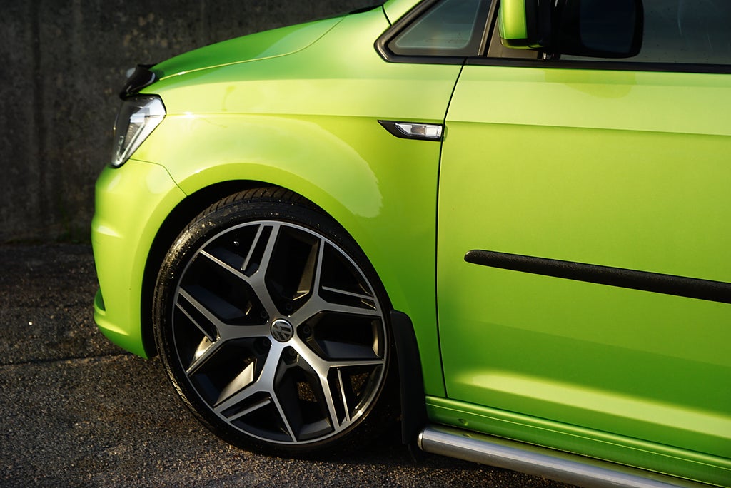 Volkswagen Caddy 2.0 TDI Viper Green|BSR 180hk|Bilstein B16|19”|UNIK|