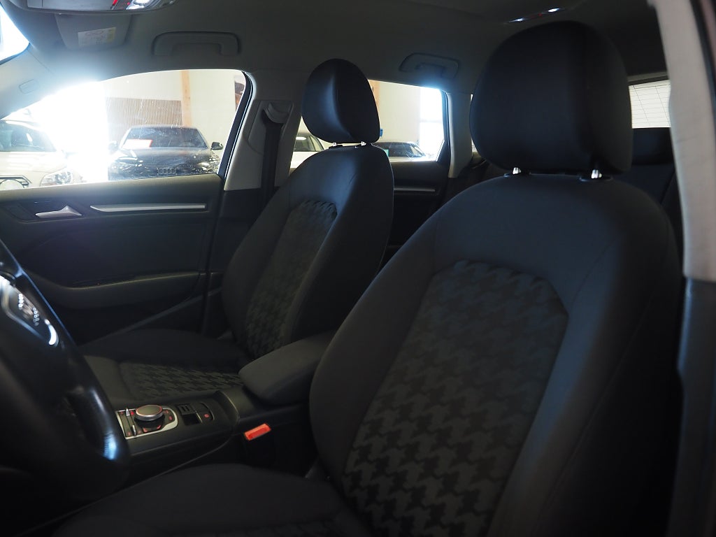 Audi A3 Sportback 1.6 TDI 110hk ultra | Bluetooth | PDC | 2015