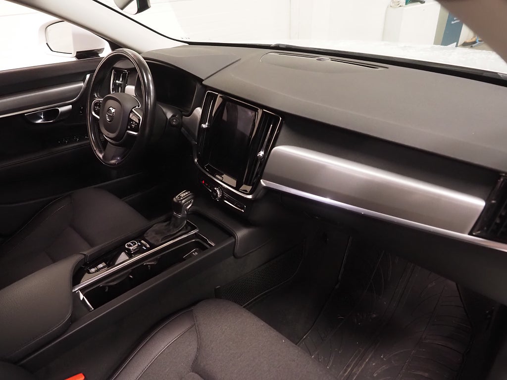 Volvo V90 T5 254hk Geartronic Momentum |Drag|Navi|Kamera| 2017