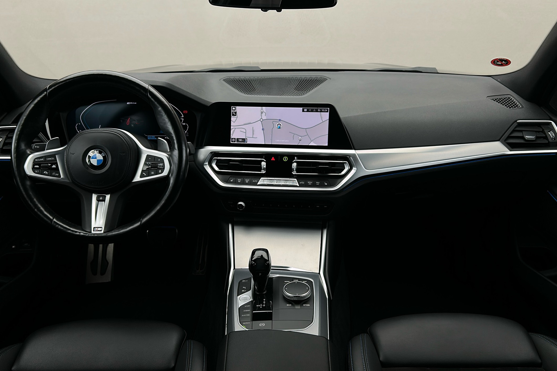 BMW 330 2021, kuva 6/10