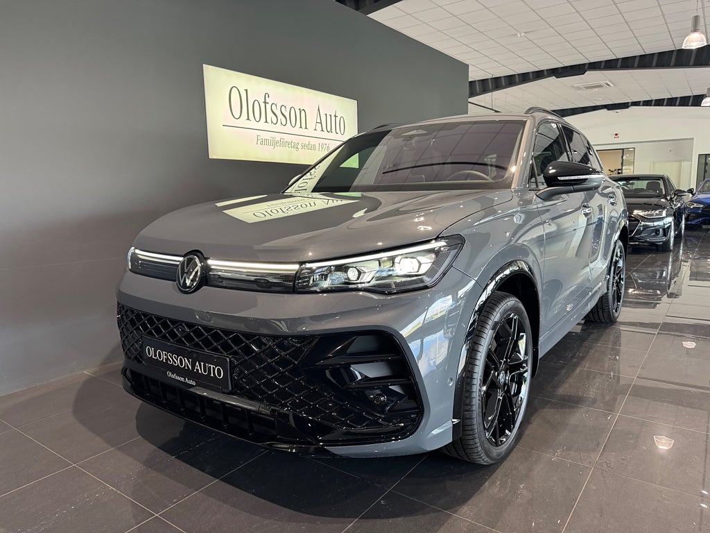 Volkswagen Tiguan 2.0 TDI 4Motion R-Line Panorama Harman Kardon Värmare