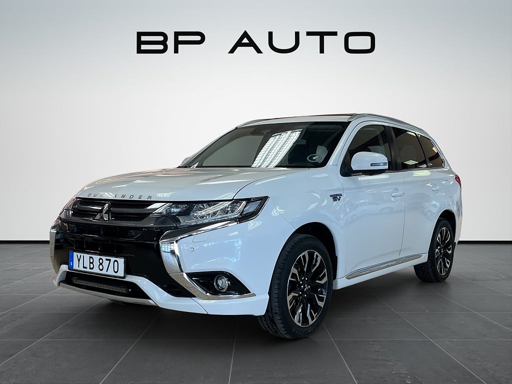 Mitsubishi Outlander PHEV CVT Business Kamera Drag Keyless Panorama
