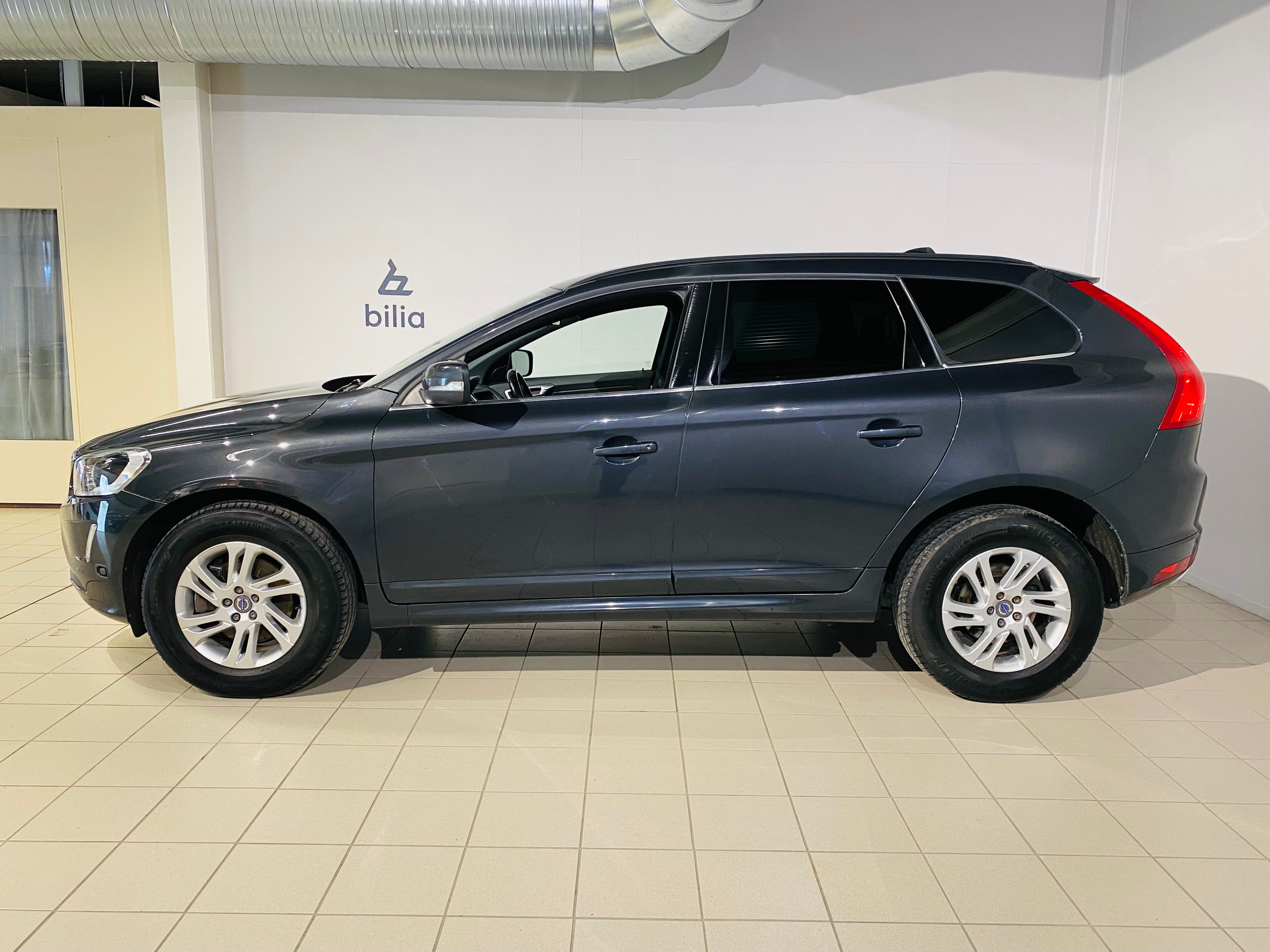 Volvo XC60 D4 AWD Momentum Business E, bild 2/22