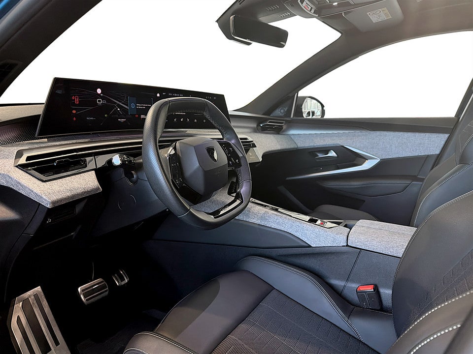 Bild på Peugeot 3008 GT Hybrid 1.2 PT 145hk Aut B-KAMERA CARPLAY