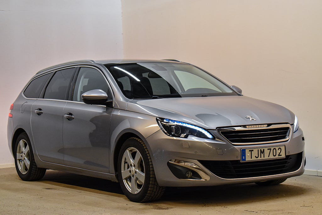 Peugeot 308 SW 1.2 PureTech 130 Allure Drag Pano Värmare PDC