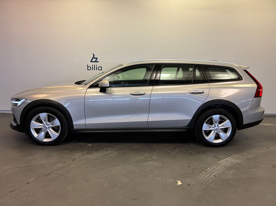 Volvo V60 Cross Country 2024, photo 3/10