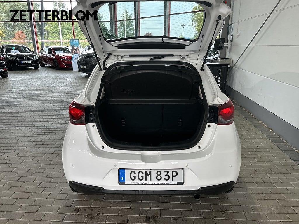 Halvkombi Mazda 2 6 av 15