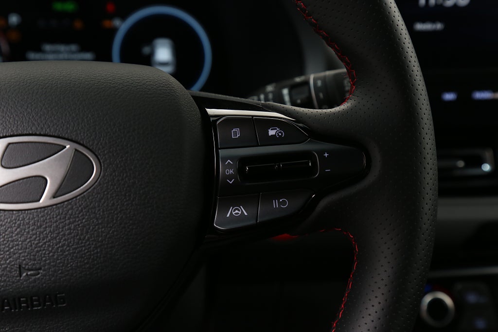 Hyundai i30 N-Line MHEV Kombi Automat Kamera Navi Carplay fd. demo 2025