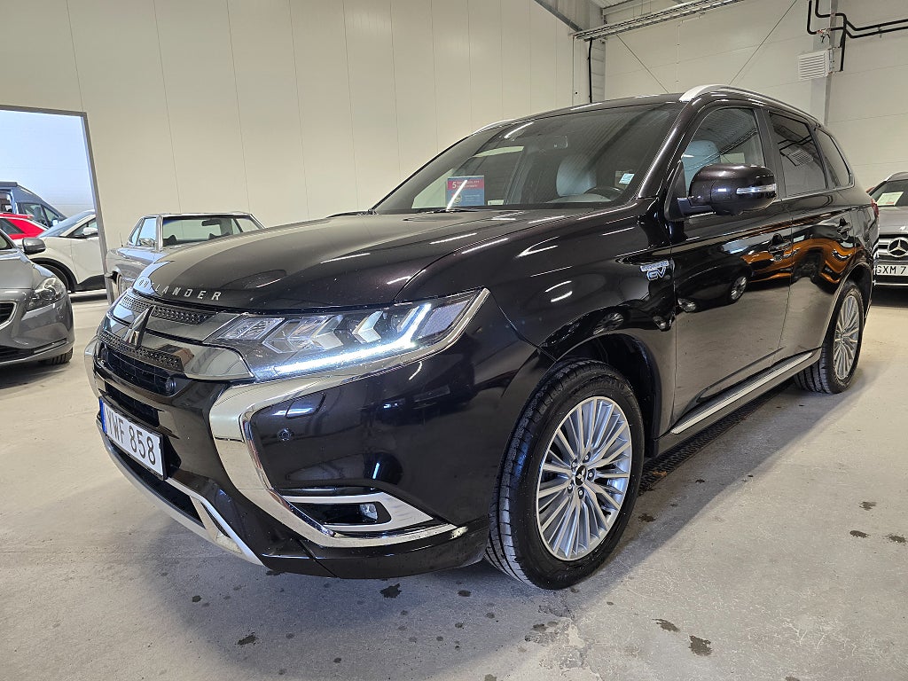Mitsubishi Outlander PHEV CVT Business *Dragkrok *Backkamera *Skinn
