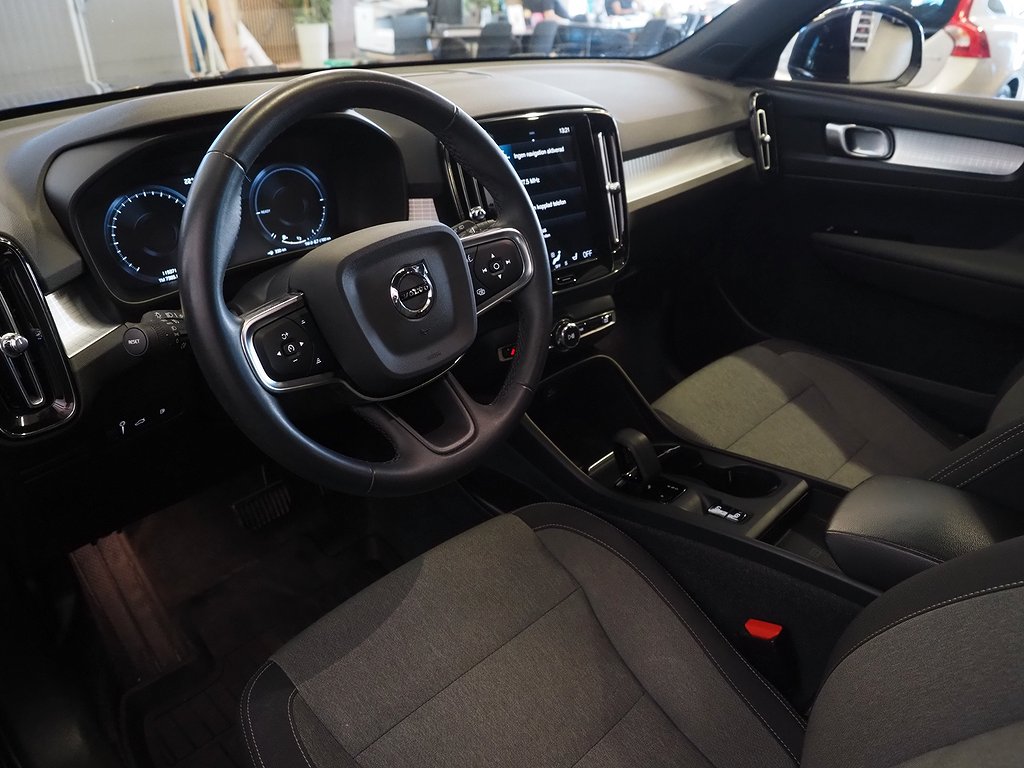 Volvo XC40 Recharge T4 211hk DCT Momentum | Drag | Keyless | 2022