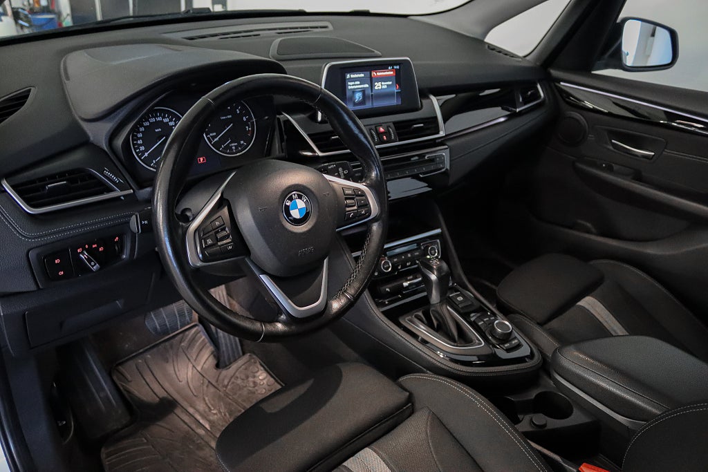 BMW 218 i Active Tourer Sport Line HiFi Dragkrok Kamera