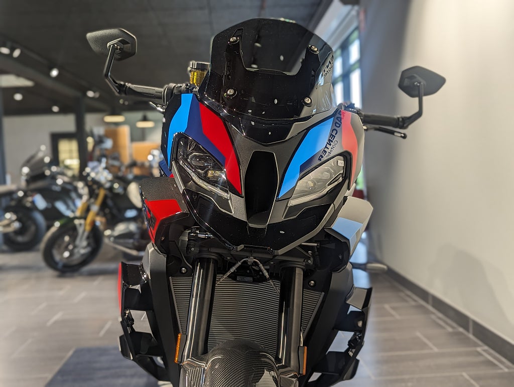 BMW M1000XR/Boka din 2026:a idag!