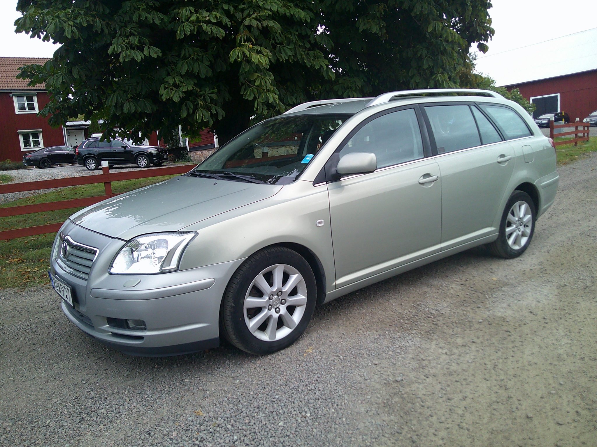 Toyota Avensis Kombi 2.0 D-4 VVT-i 2005, bild 3/10