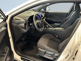 Toyota C-HR PHEV e-CVT S&V-hjul/ Backkam/Rattvärm/Carplay/Keyless – bild 7