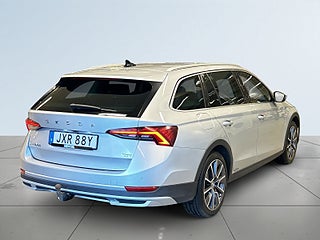 Skoda Octavia Scout 2.0 TDI SCR Rattvärme/Backkamera/Adaptiv Fart/Drag/SoV – bild 6