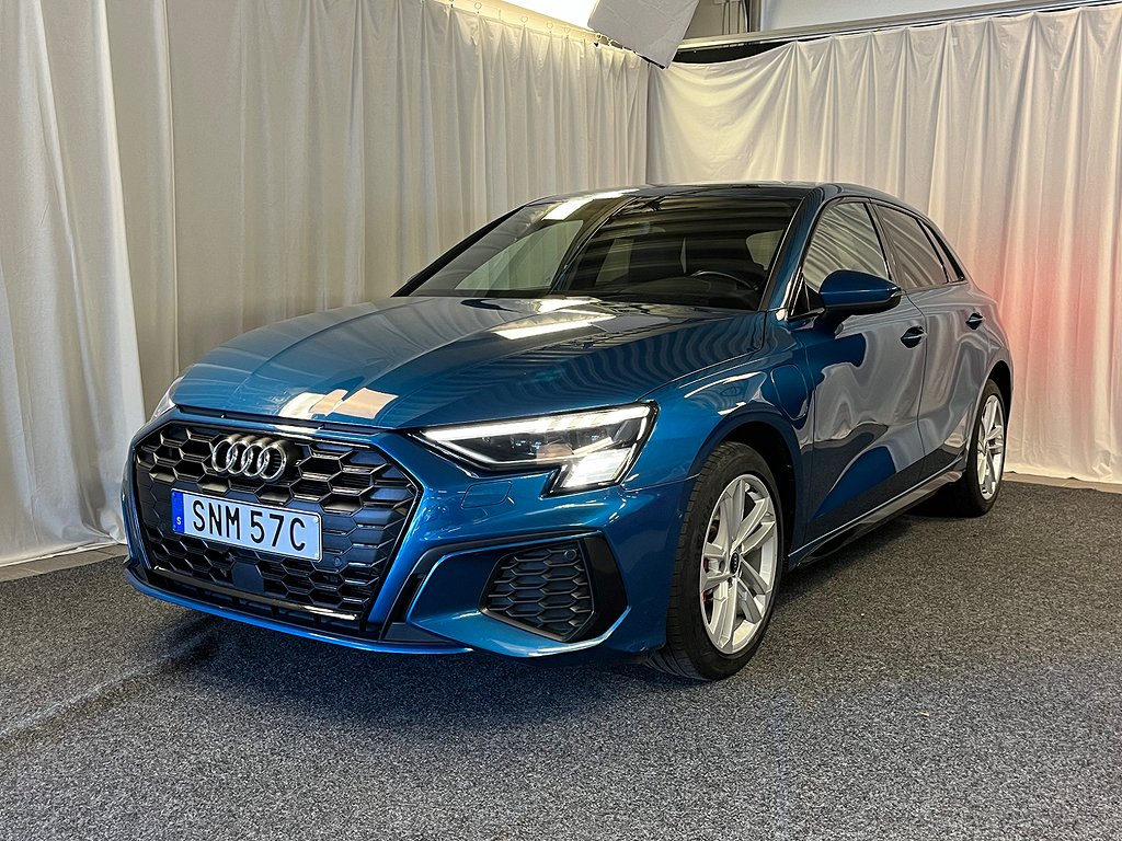 Audi A3 Sportback 45 TFSI-e Sline 245hk Backkamera 