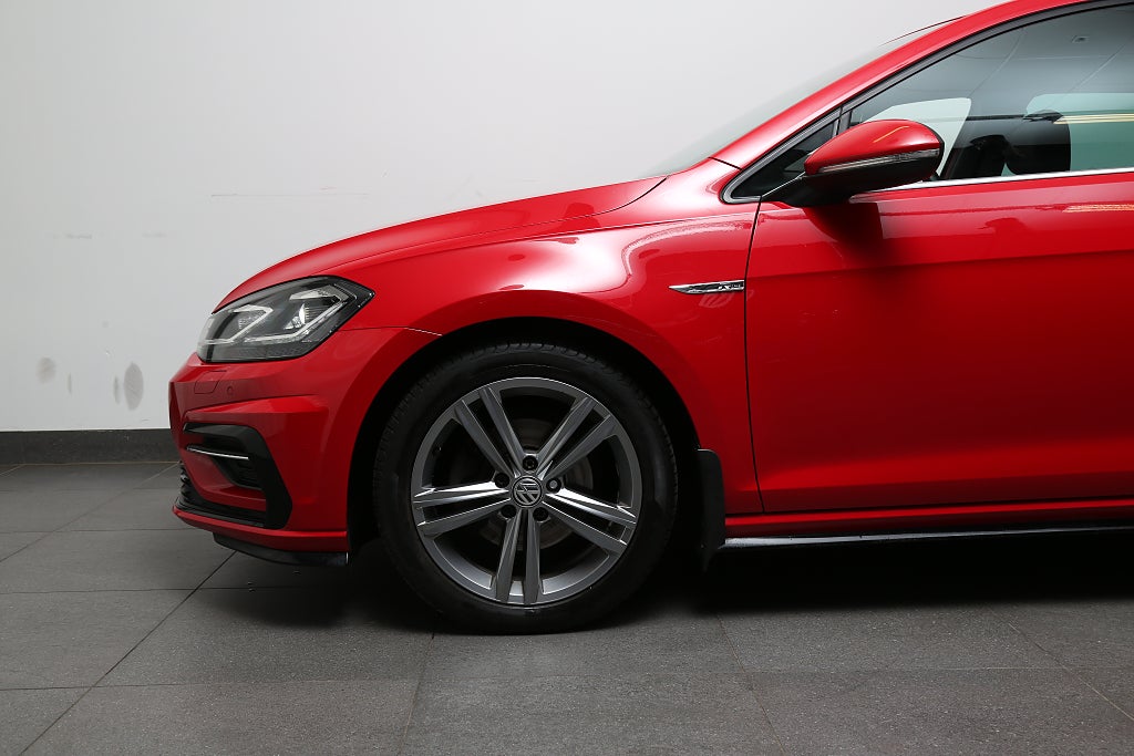Volkswagen Golf 1,5 TSI 150hk R-Line DSG Sportscombi Värmare Drag 2019