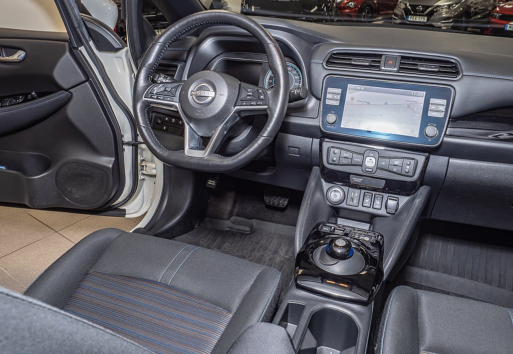 Nissan Leaf 2022 - miniatyr 5