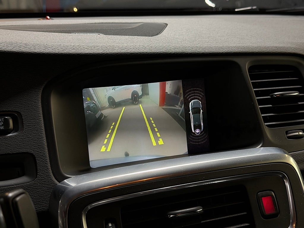 Volvo S60 D4 190hk R-Design |Drag|VOC|HK ljud|Kamera|Navi|