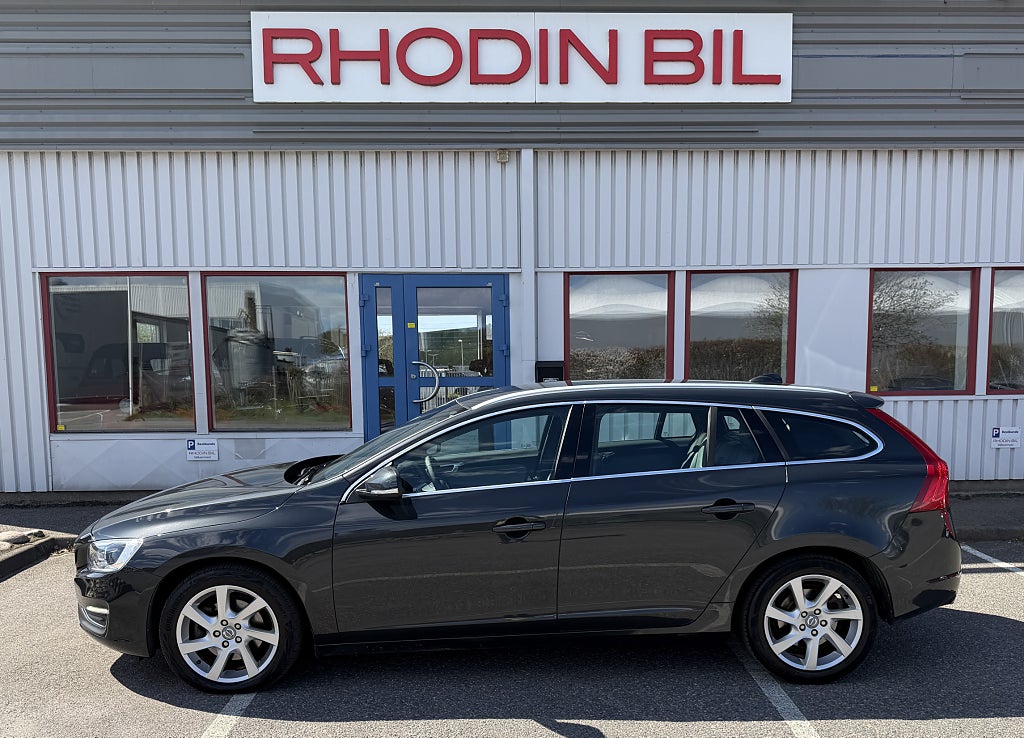 Volvo V60 D4 Automat Summum Nybesiktigad Kamrem bytt
