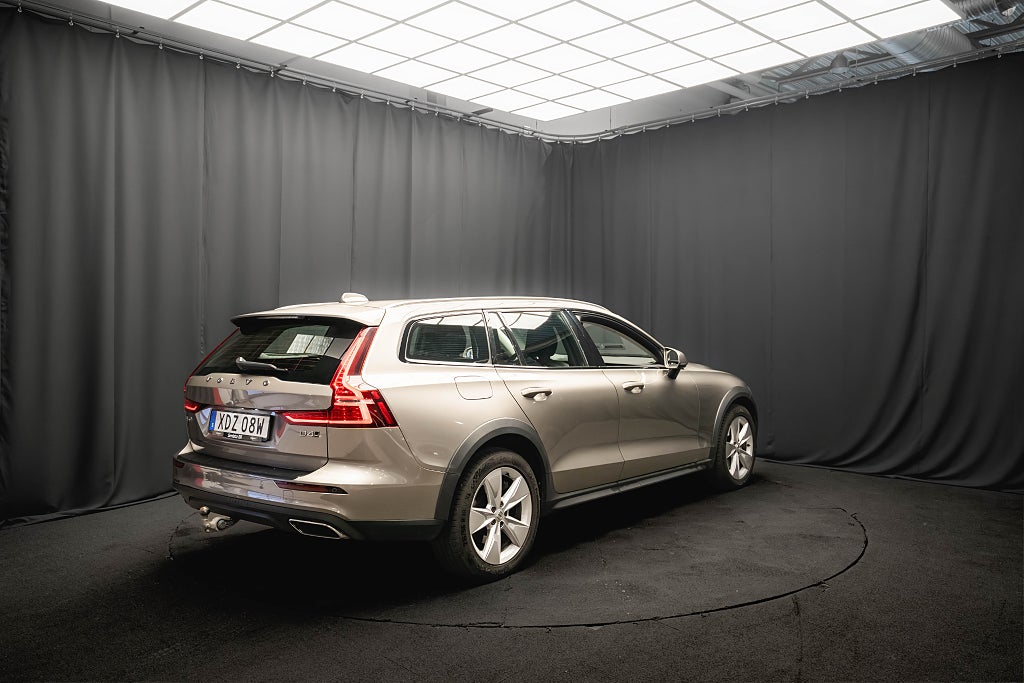 Volvo V60 Cross Country D4 AWD DRAG KAMERA D-VÄRM M&K BLIS CARPLAY