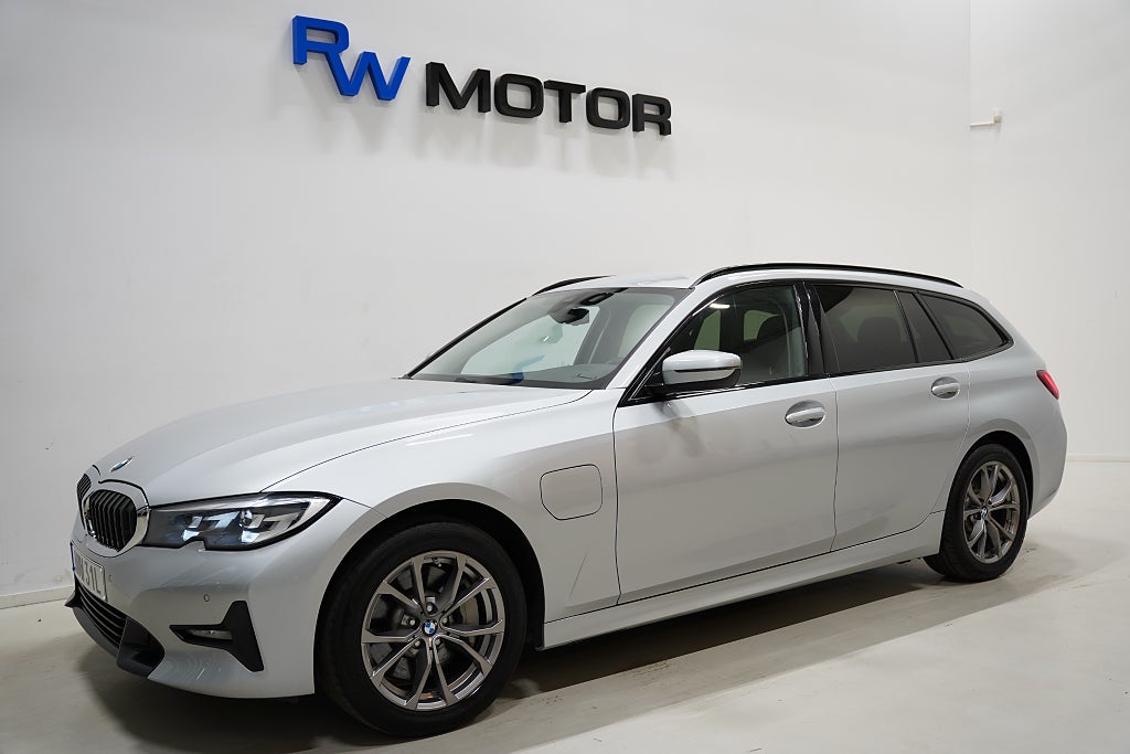 BMW 330e