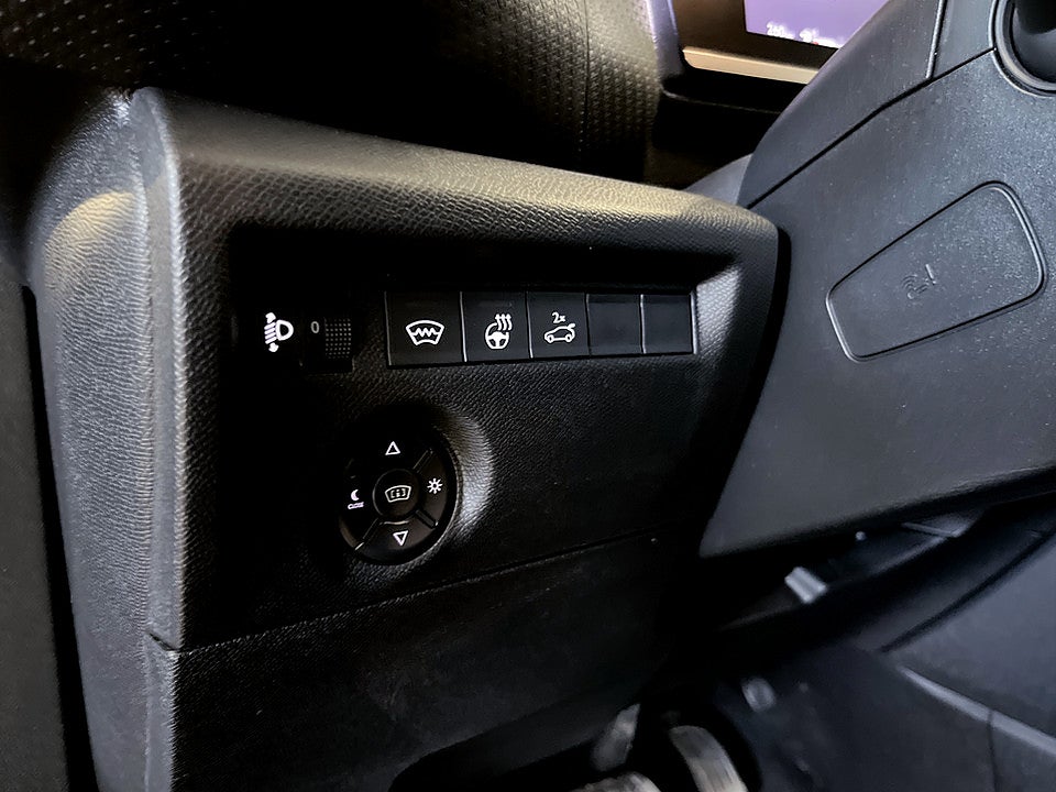 Bild på Citroën C4 X Shine 1.2 PT 130hk Aut 360-KAMERA RATTVÄRME