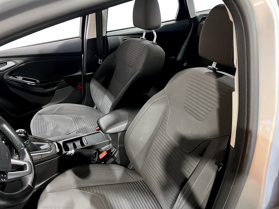 Bild på Ford Focus Titanium 1.0 EcoBoost 100hk NAVI BACKSENSORER