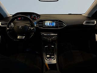 Peugeot 308 sw 1.2 PureTech 130 Allure SoV-Däck/Pano/P-Sens/Värmare – bild 8