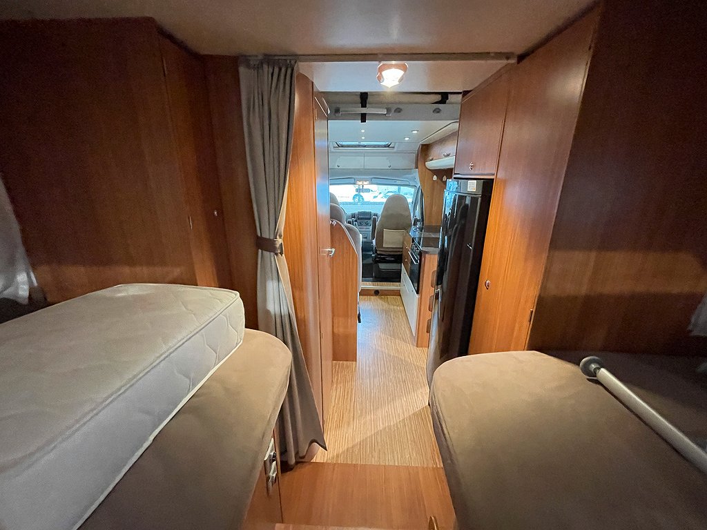 Adria Matrix 680 SL / B-körkort / Taksäng / El-Patron / Ugn - Adria