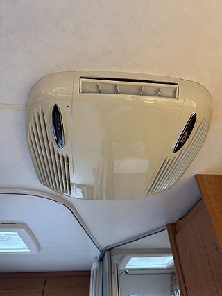 Husbil-halvintegrerad Bürstner Solano T 615 12 av 20