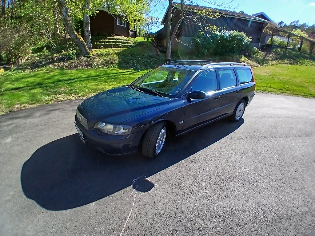 Volvo V70 2.4 T, taklucka