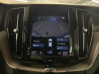 Volvo XC60 B5 AWD Geartronic R-Design S&V/H/K/Drag/Kamera/Värmare – bild 20