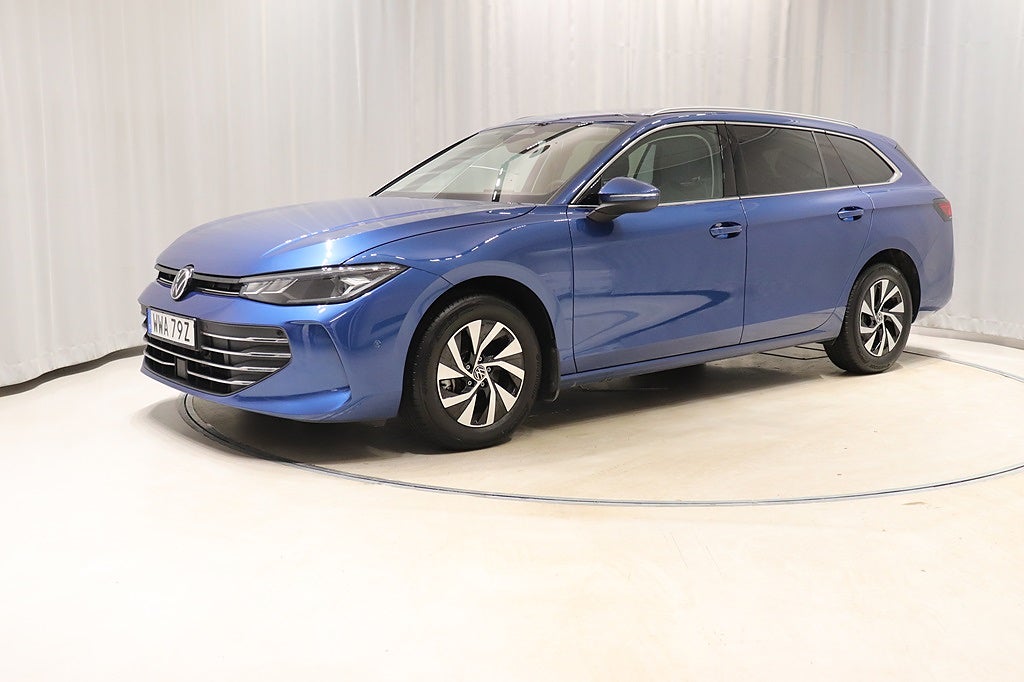 Volkswagen Passat 1.5 eTSI 150hk Aut Drag Värmare Kamera LED