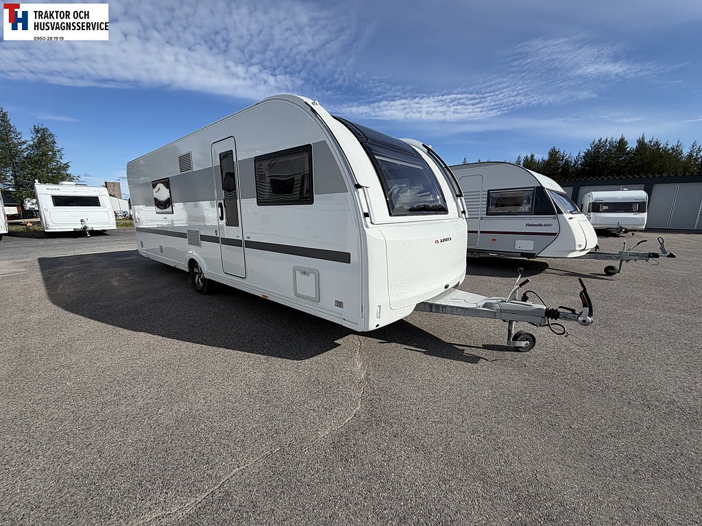 Adria ALPINA 663 UK med AC och Solceller -22
