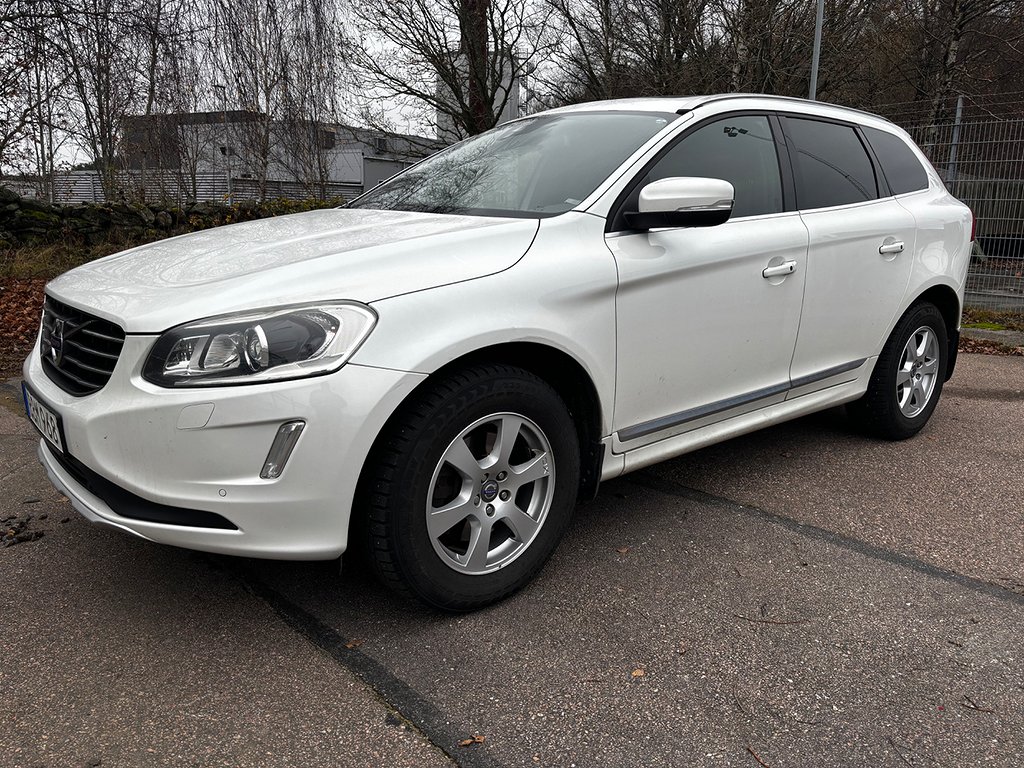 Volvo XC60 D4 Summum BE Pro Pano/Navi/Kamera/VoC/Drag/Värmare 