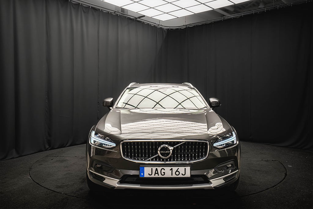 Volvo V90 Cross Country B4 AWD ULTIMATE PANO LÄDER DRAG H/K HUD 360° D