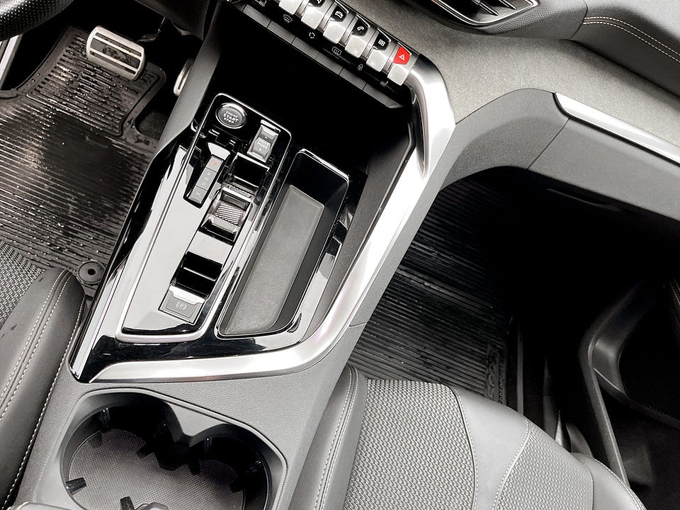 Bild på Peugeot 5008 GT 1.2 PT 130hk Aut 7-SITS B-KAMERA CARPLAY