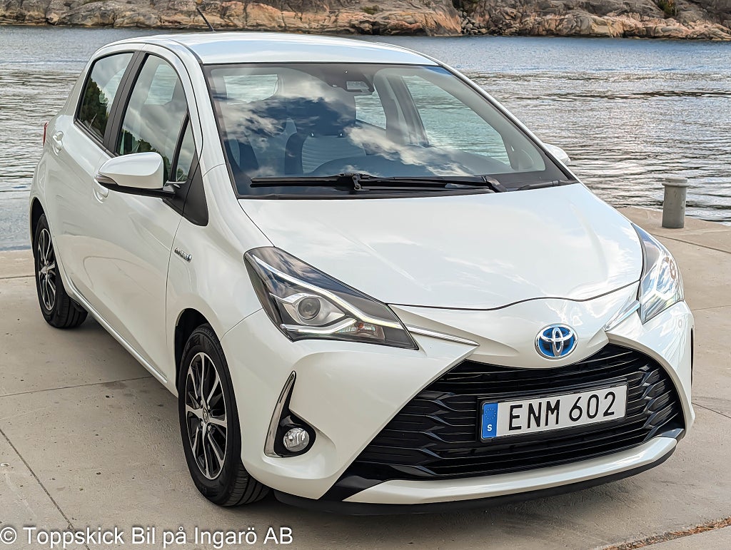 Toyota Yaris Hybrid e-CVT Touch & Go Edition Nybes Nyservad B-kamera