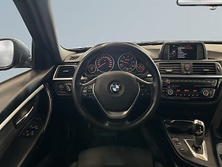 BMW 320D xDrive Sedan S&V-hjul/Farthållare/Parkeringssensorer