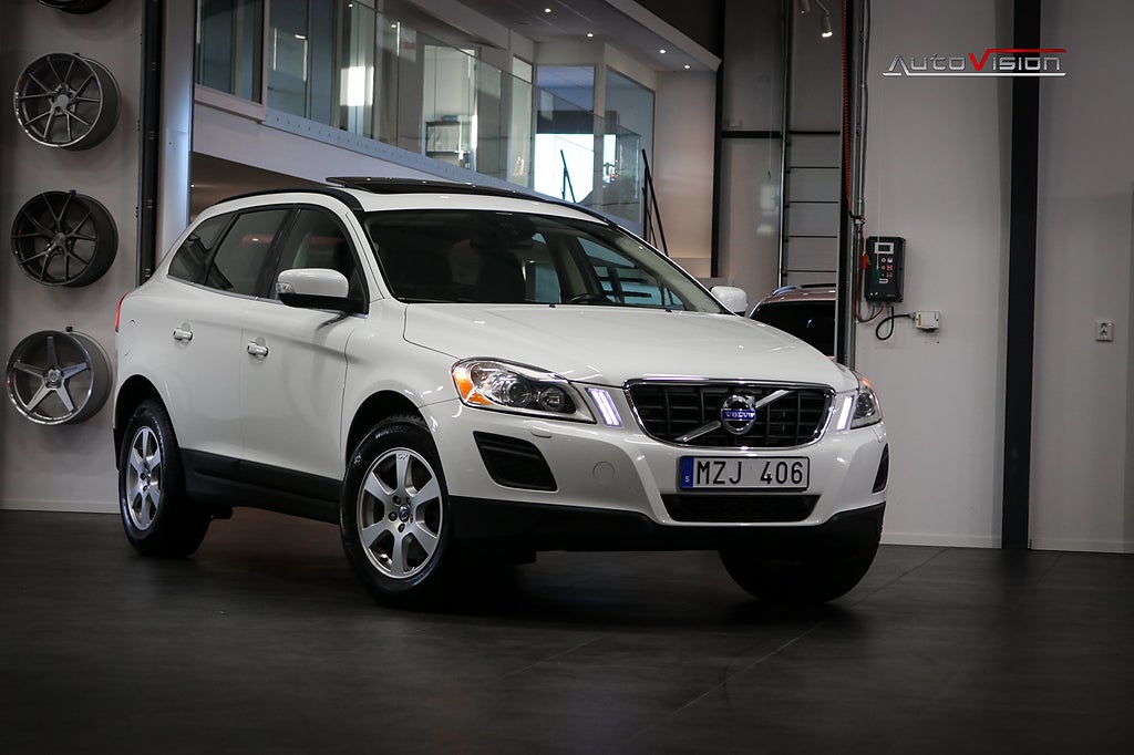 Volvo XC60 D4 Manuell, 163hk Momentum | PANO | DRAG | S & V