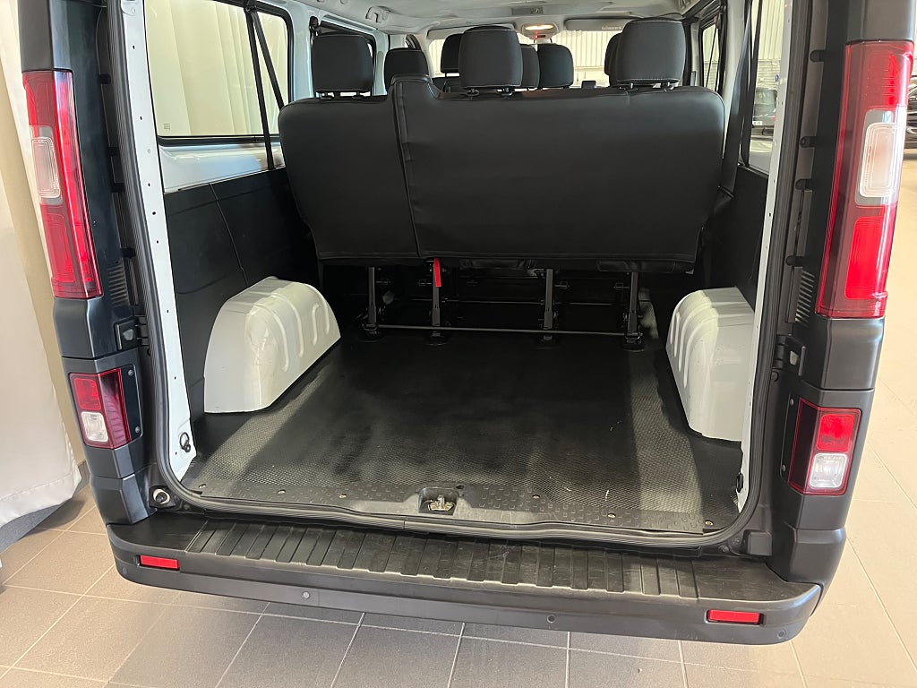 Renault Trafic Buss 2,7t 1,6dci 120hk 9-sits thumbnail